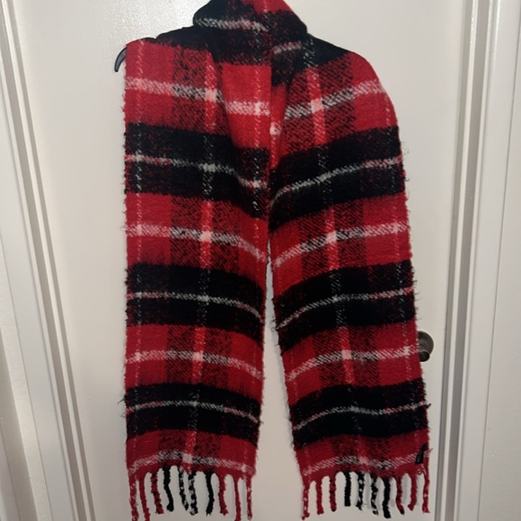 Victoria’s Secret Scarf 🧣 - Picture 6 of 9